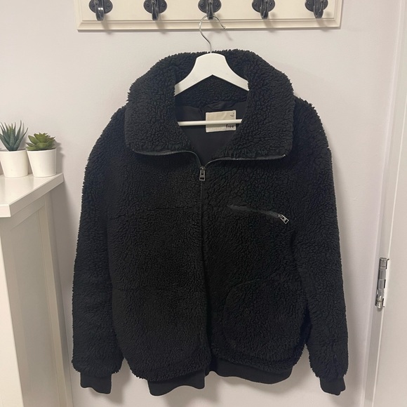 Jackets & Blazers - Euc Wilfred Sherpa jacket